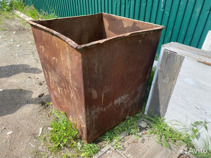 Бак мусорный металлический