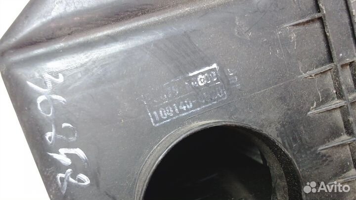 Корпус воздушного фильтра Suzuki Baleno, 2000