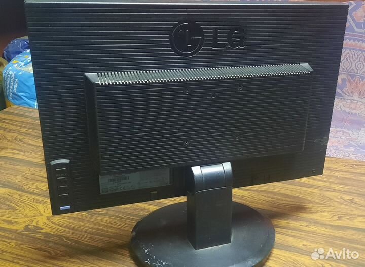 Монитор LG flatron L194 WT
