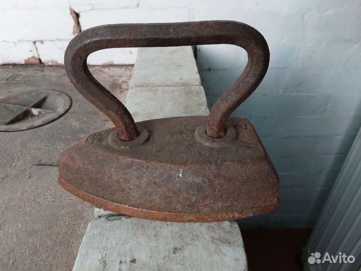 Утюг старинный