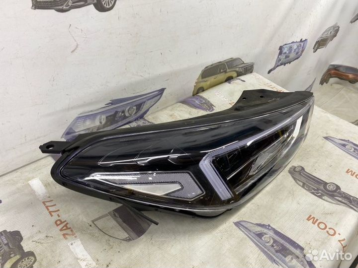 Фара передняя правая Hyundai Tucson 3