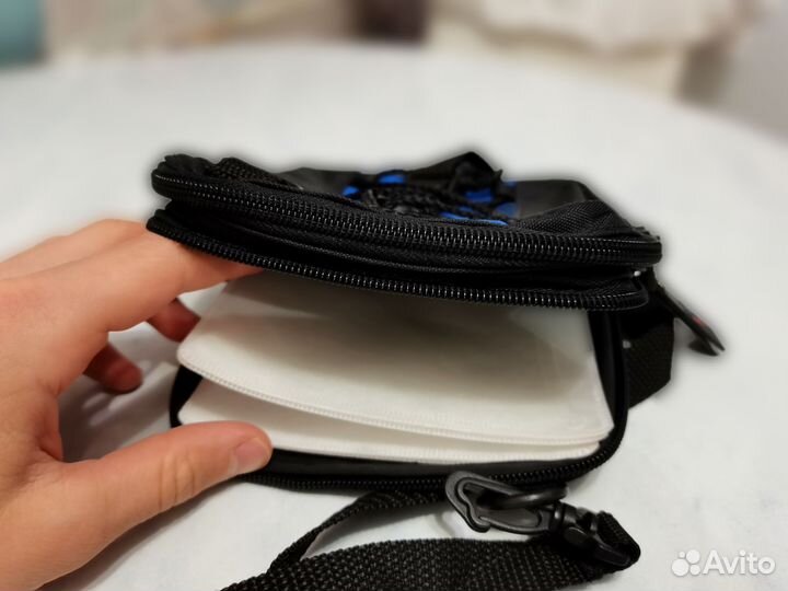 Чёрная сумка для компакт-дисков