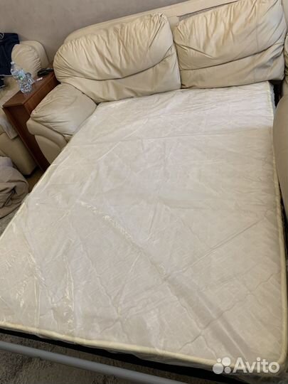 Угловой диван со спальным местом и креслом