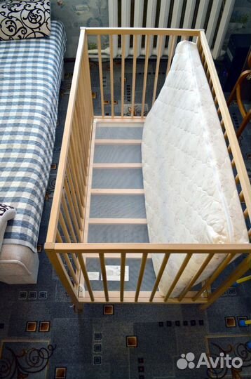 Детская кроватка