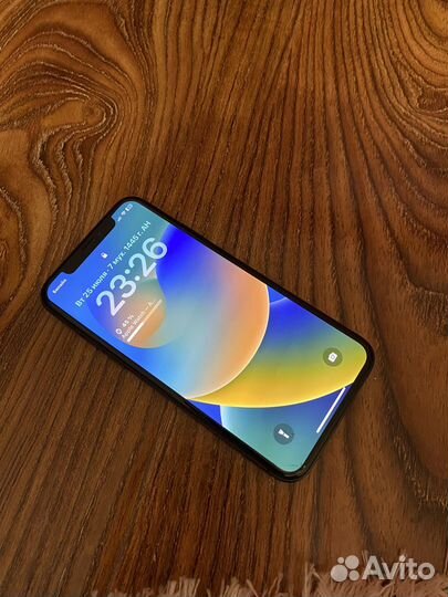 iPhone X, 64 ГБ