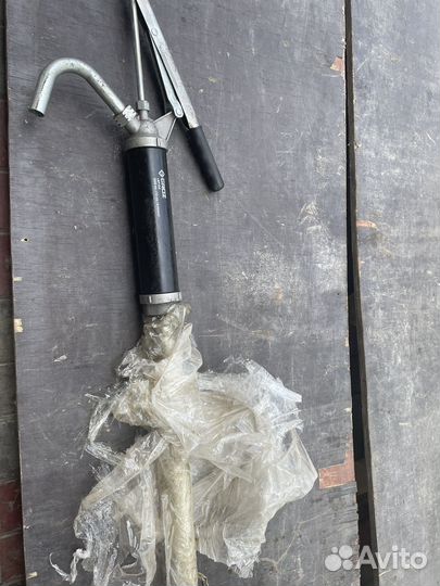 Насос для перекачки масла из бочки 