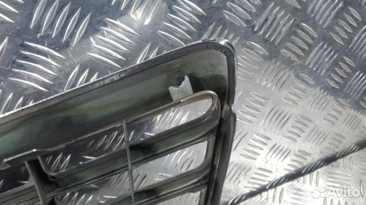 Б/У Б/У Решетка радиатора 531130880 toyota