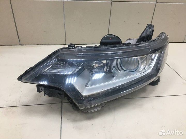 Фара левая Mitsubishi Outlander