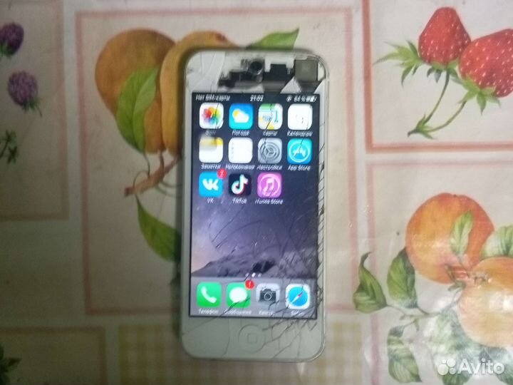 Телефон iPhone 5