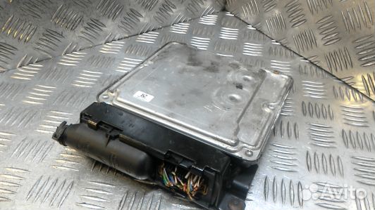 Блок управления двс volkswagen passat B6 (91S25PC0