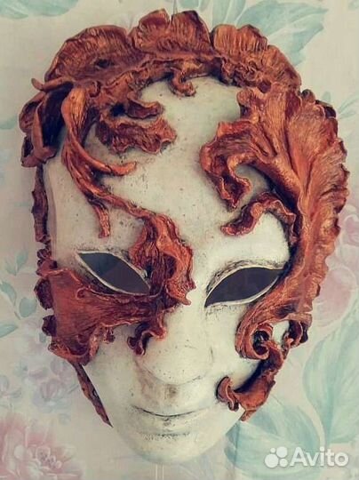 Венецианская карнавальная маска