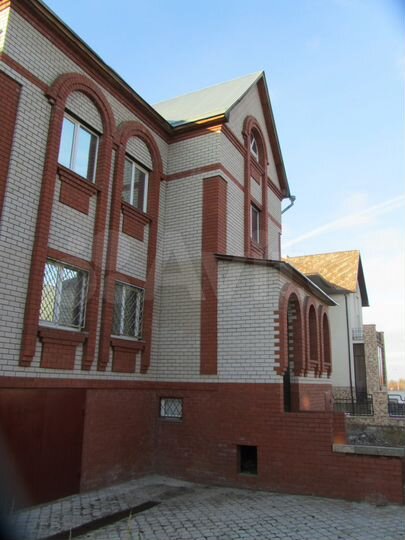 Коттедж 295,8 м² на участке 11,1 сот.