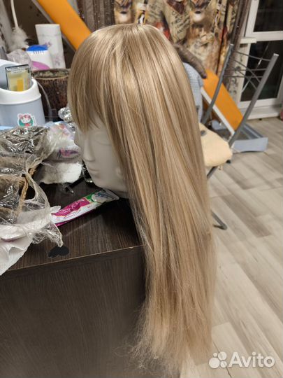 Парик блонд с челкой