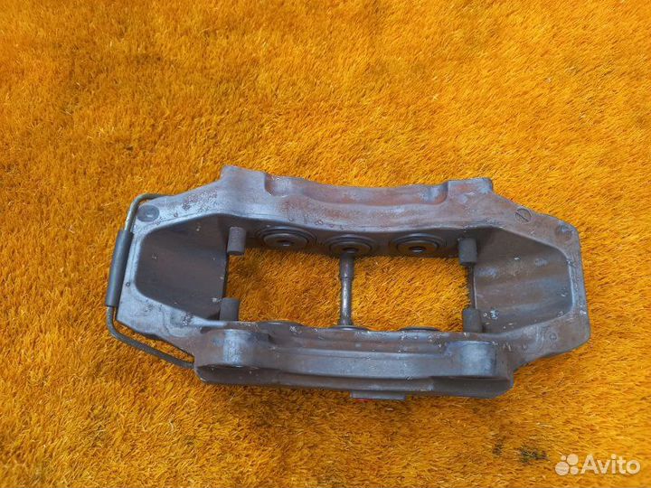 Суппорт передний левый Volkswagen Touareg 7L AXQ