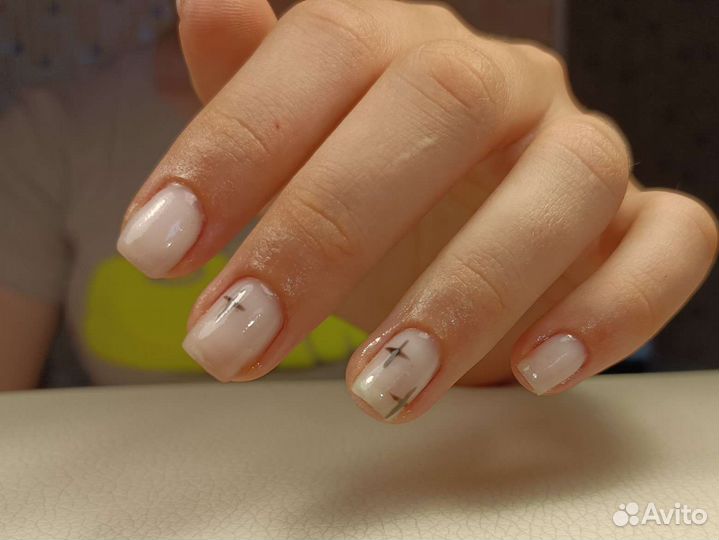 Модель на маникюр с покрытием