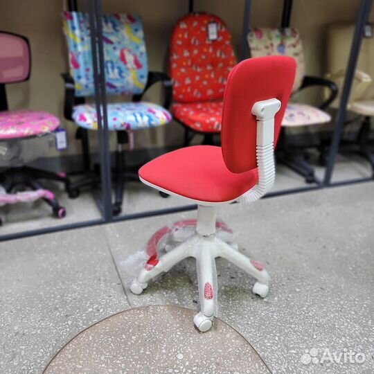 Детское кресло с подставкой для ног