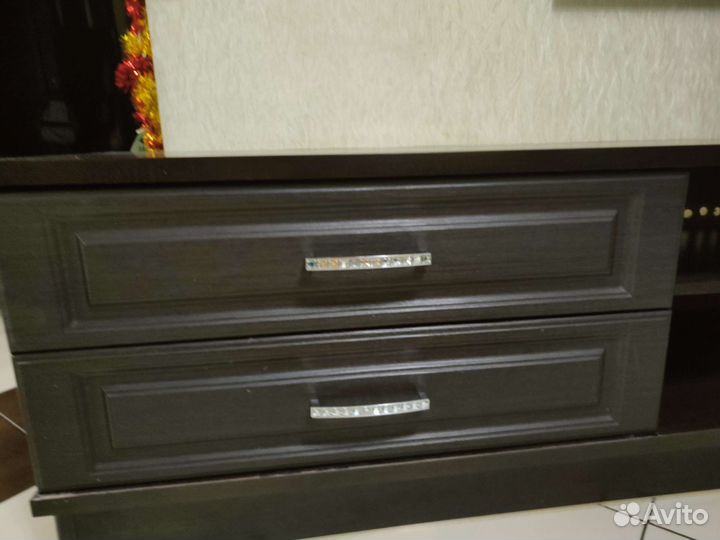 Тумба под телевизор
