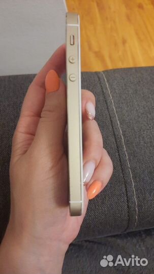 Телефон iPhone 5s на 16гб