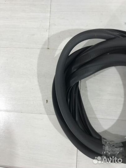 Уплотнитель двери передний левый renault arkana 1