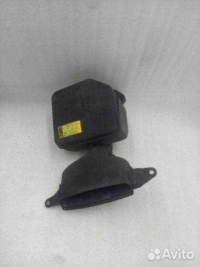 Воздухозаборник воздушного фильтр передний Toyota