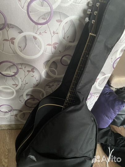 Акустическая гитара