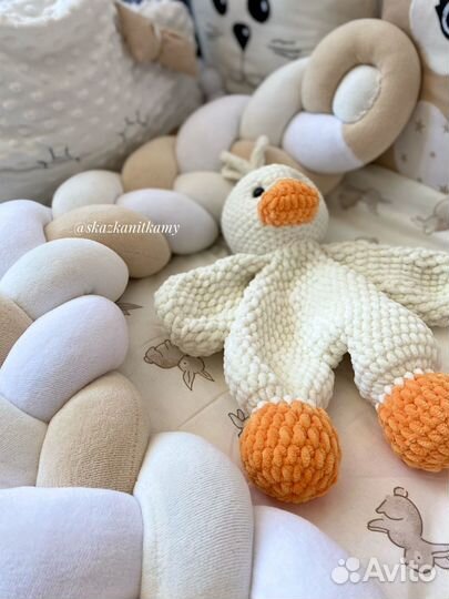 Гусь обнимусь. Плюшевая игрушка