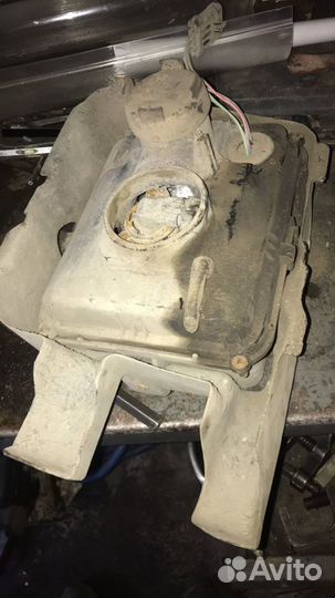 Фара противотуманная левая Cadillac SRX 2003-2009