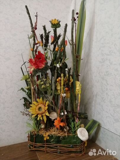 Цветочная композиция для интерьера