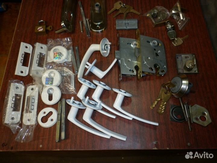 Замки дверные и другое