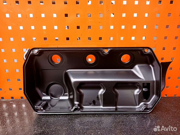 Клапанная крышка Mitsubishi