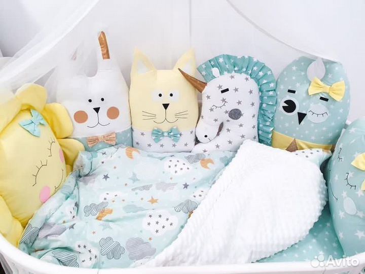 Комплект бортиков-подушек в кроватку