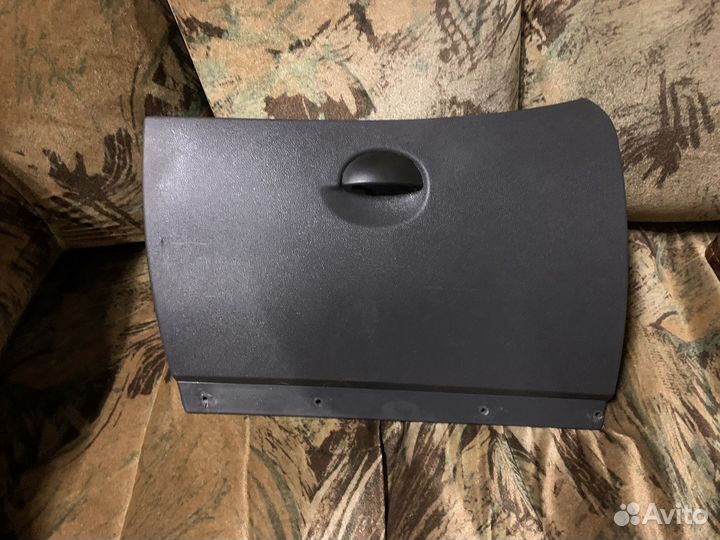 Бардачок Renault Logan