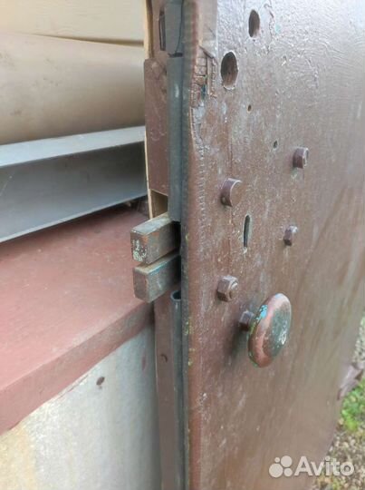 Металлическая дверь бу