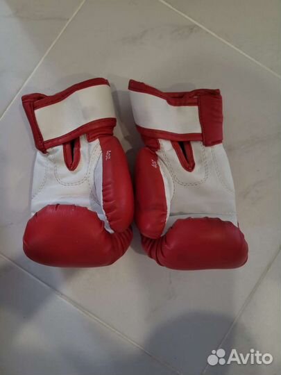 Боксерские перчатки
