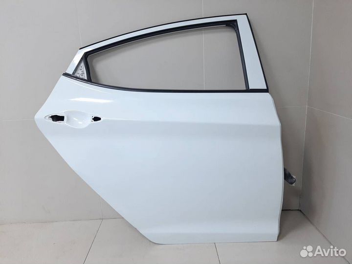 Б/У Дверь задняя правая 770043X001 Hyundai-KIA