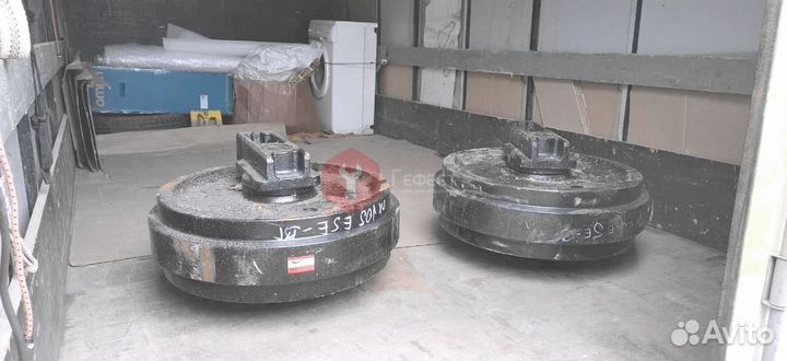 Колесо направляющее Volvo EC135B SA1081-04000