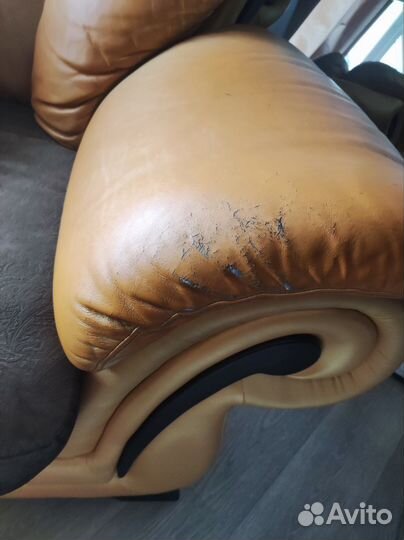 Кожаное кресло бу