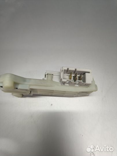 Замок люка(убл) стир.машины Indesit WG435TP