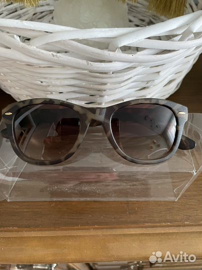 Солнцезащитные очки разные