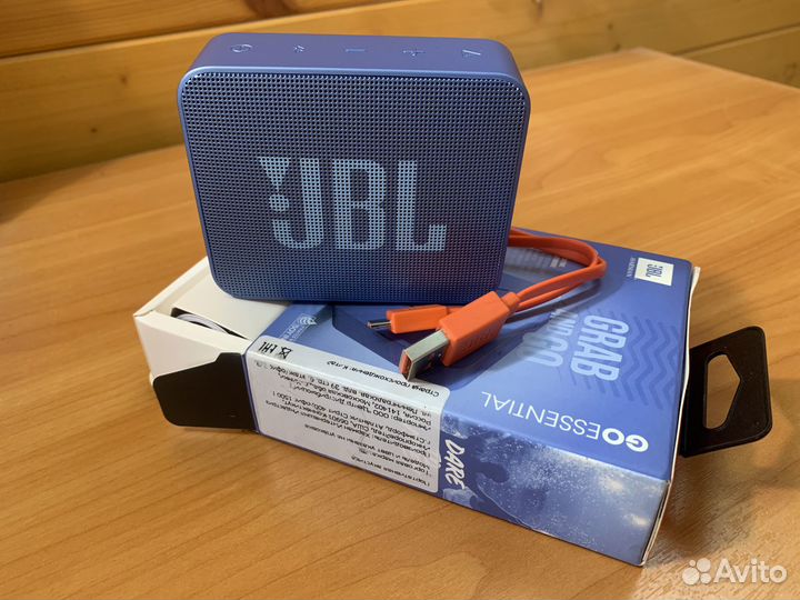 Портативная колонка JBL GO Essential