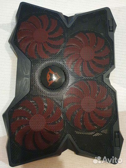 Подставка под ноутбук с охлаждением