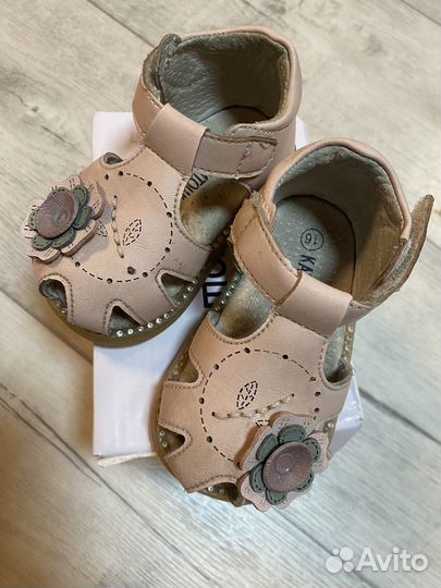 Сандалии для девочки