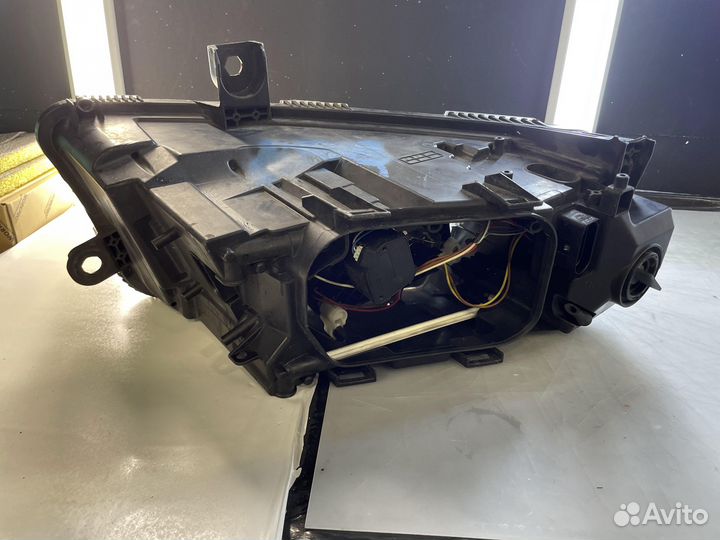 Фара левая Audi A6 4F0941003