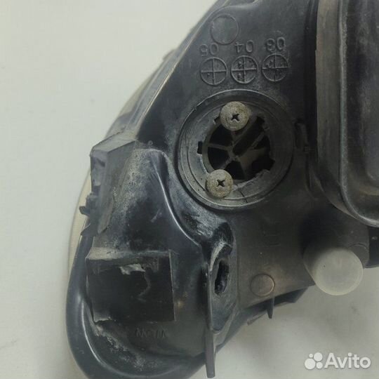 Фара галогеновая передняя правая Peugeot 206 2006