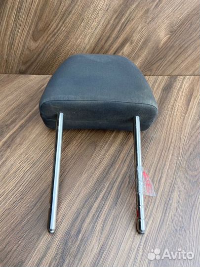 Подголовник сиденья передний Volkswagen Golf 5 BSE