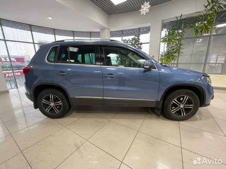 Volkswagen Tiguan 2.0 AT, 2011, 212 144 км