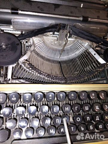 Печатная пишущая машинка