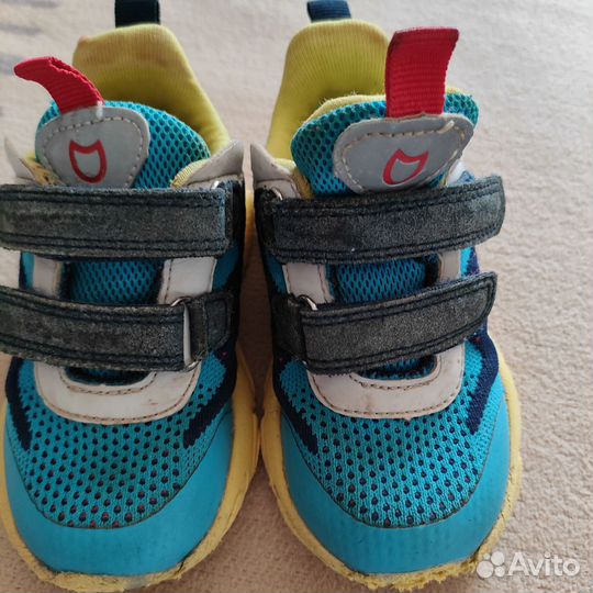 Кроссовки детские