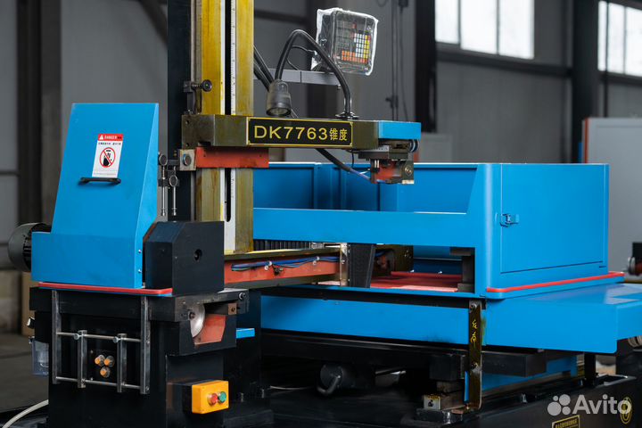 Электроэрозионный cтанок DK7763
