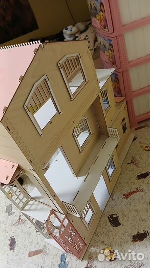 Большой кукольный домик деревянный